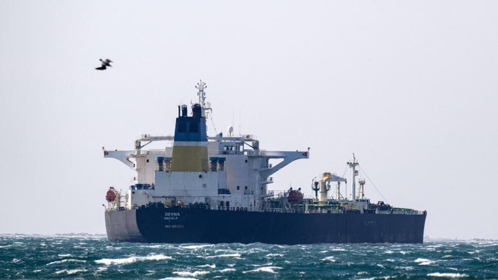 Reino Unido captura petrolero ruso en el canal de la Mancha en histórica operación contra sanciones