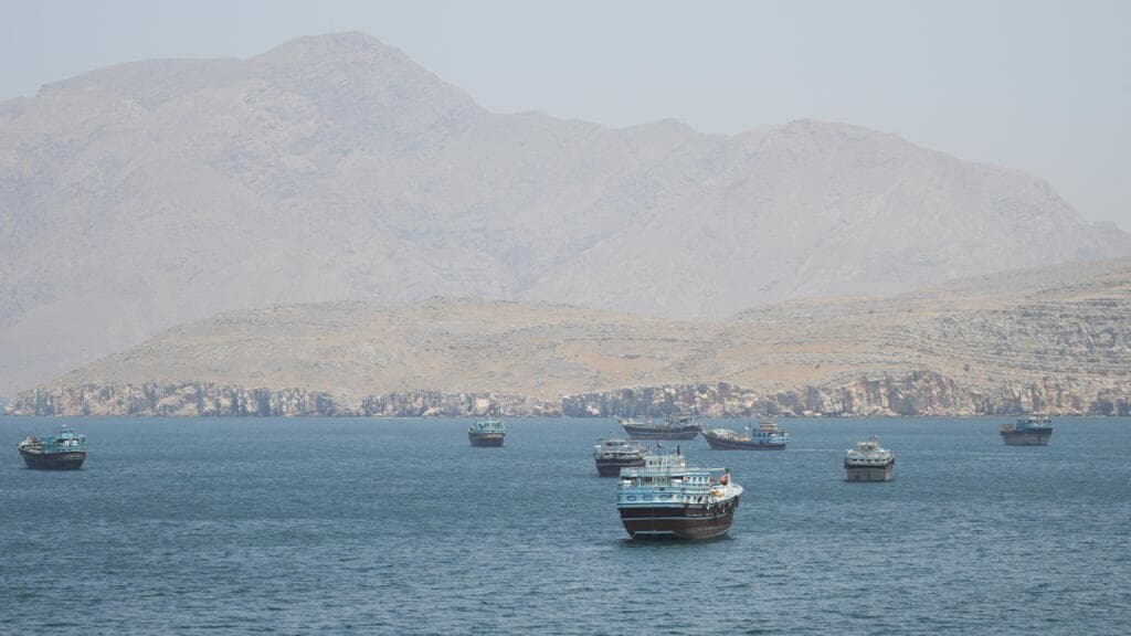 Irán responde a propuesta de tregua estadounidense mientras se intensifican ataques con drones en el Golfo