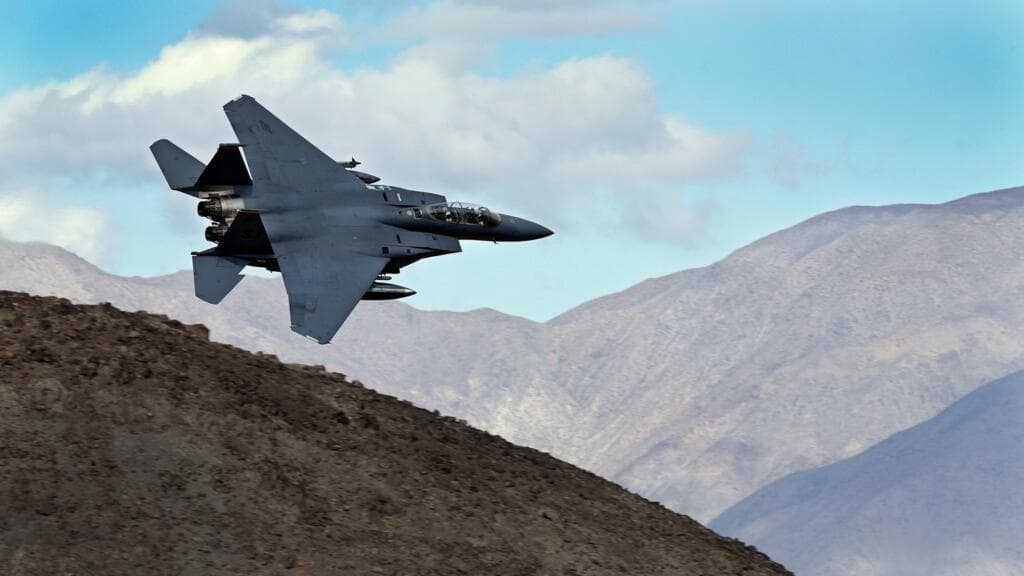 Irán derriba dos aviones estadounidenses y cuestiona el discurso de invencibilidad de Trump