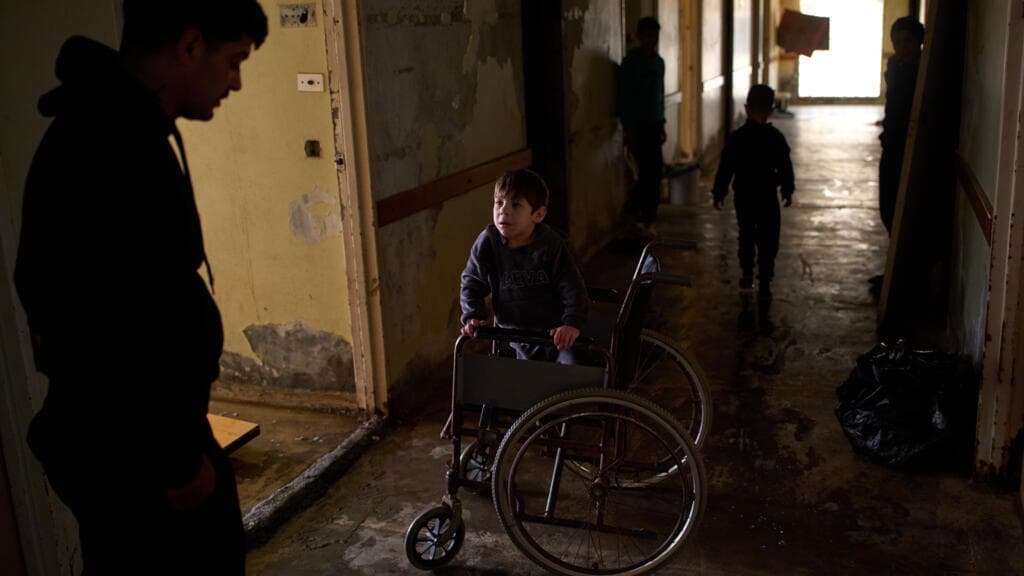 Mientras la guerra arrecia en Líbano, decenas de niños con cáncer quedan sin acceso a tratamientos que cuestan 200.000 dólares anuales