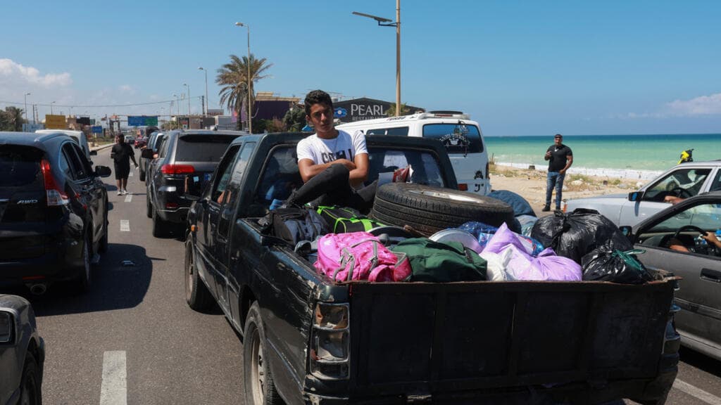 Líbano pide cautela a desplazados mientras Israel rechaza retirarse, pese a preacuerdo EE.UU.-Irán