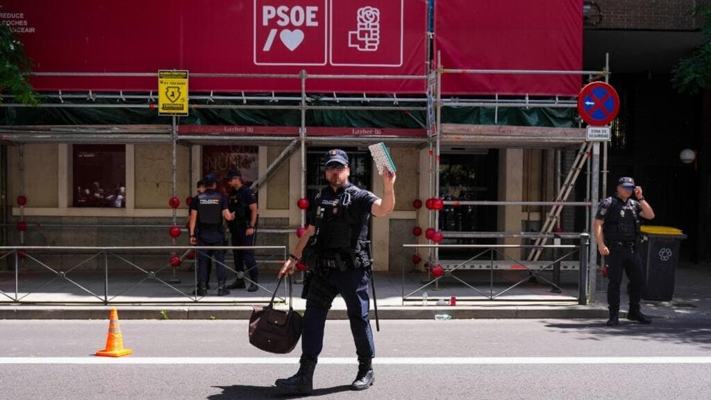 España en turbulencia: Guardia Civil requisa documentos en sede del PSOE de Sánchez por trama de corrupción