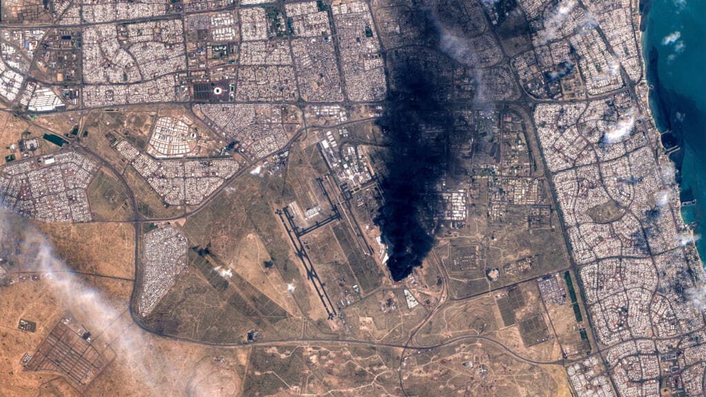 Mientras hablan de paz, explotan bombas: ataques en Kuwait y Líbano dejan al menos 7 muertos