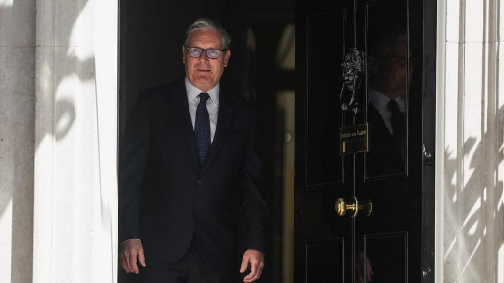 Keir Starmer tambalea en Downing Street: crece la presión para que renuncie