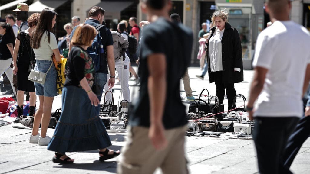 España cierra acceso rápido para venezolanos pero abre regularización masiva en junio