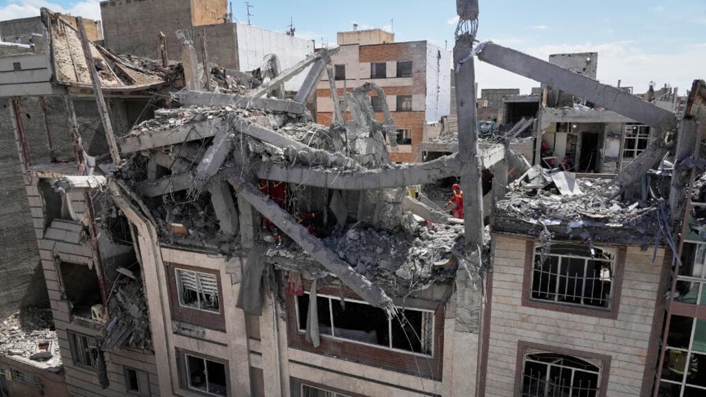 Un mes de guerra en Medio Oriente: miles de muertos, diplomacia fracasada y riesgo de escalada mayor