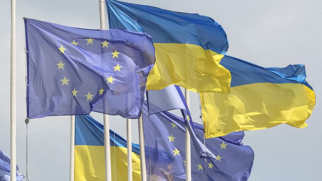 Hungría desbloquea camino de Ucrania a la UE tras pacto sobre derechos de minoría magiar