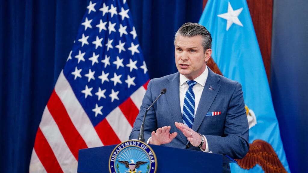 Hegseth defiende guerra contra Irán ante Congreso mientras Trump amenaza a Teherán
