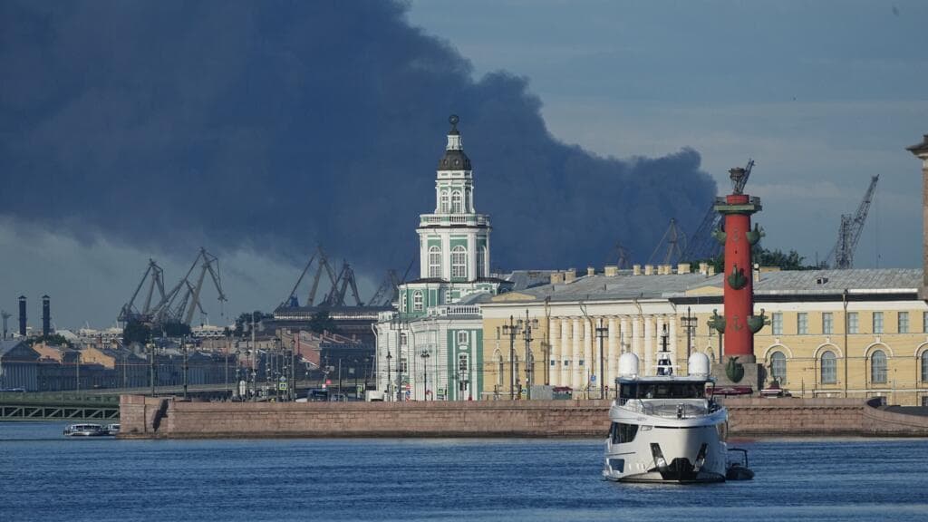 Escalada en la guerra: Ucrania ataca Crimea mientras golpea infraestructuras rusas en San Petersburgo