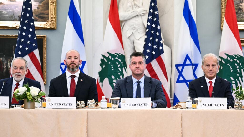 Gaza sufre nuevos bombardeos mientras Israel y Líbano renuevan tregua