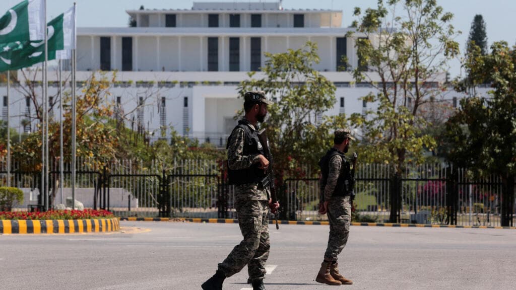 Estados Unidos e Irán negocian en Pakistán bajo una tregua que se tambalea por desacuerdos