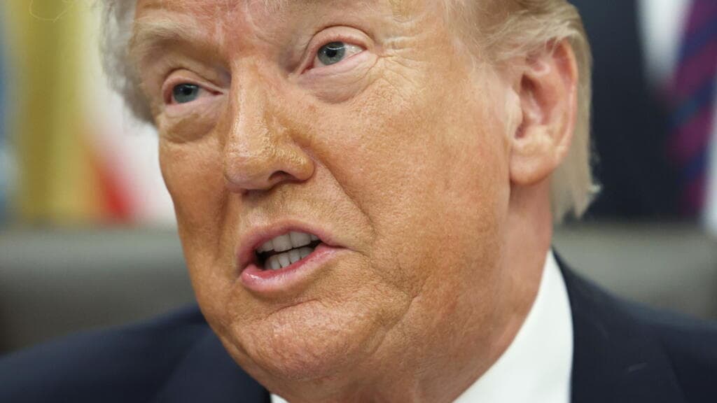 Trump amenaza con bombardeos de mayor intensidad si Irán rechaza acuerdo nuclear