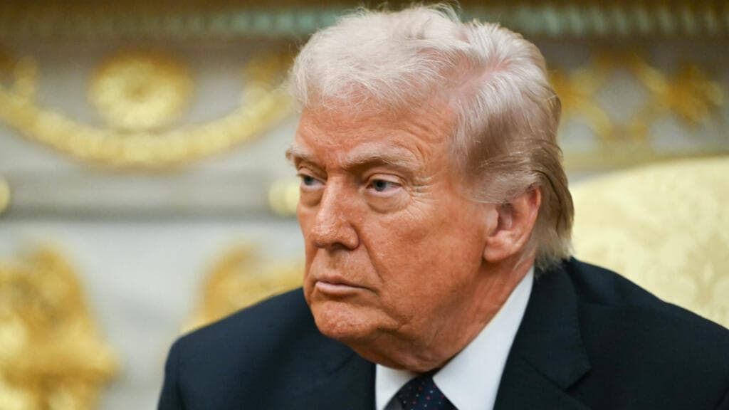 Trump rechaza negociaciones con Irán y exige "rendición incondicional" tras una semana de guerra