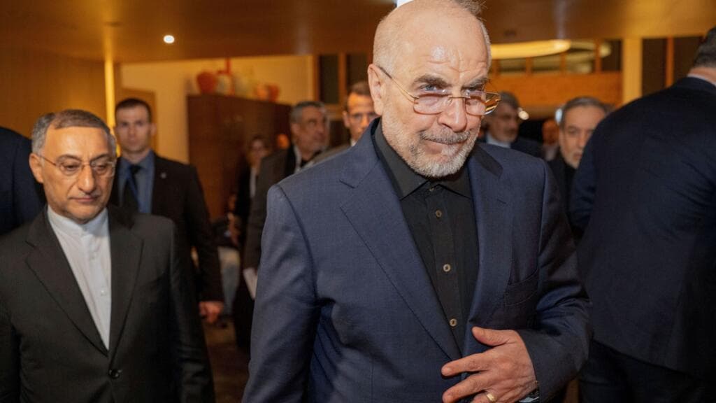 Irán exige control del estrecho de Ormuz tras negociaciones de paz en Suiza