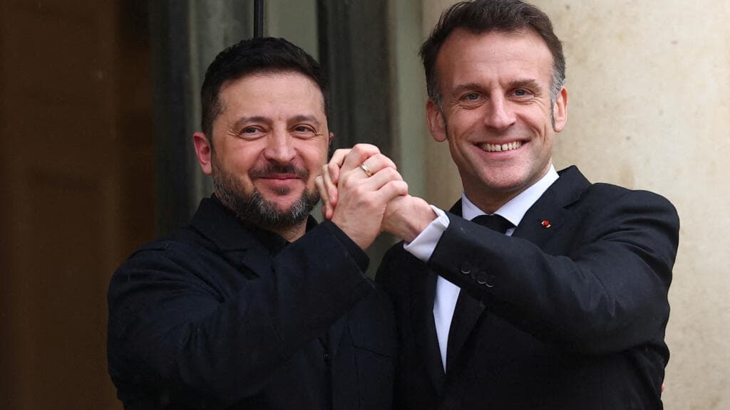 Macron garantiza el préstamo de 90 mil millones de euros para Ucrania pese a bloqueo húngaro