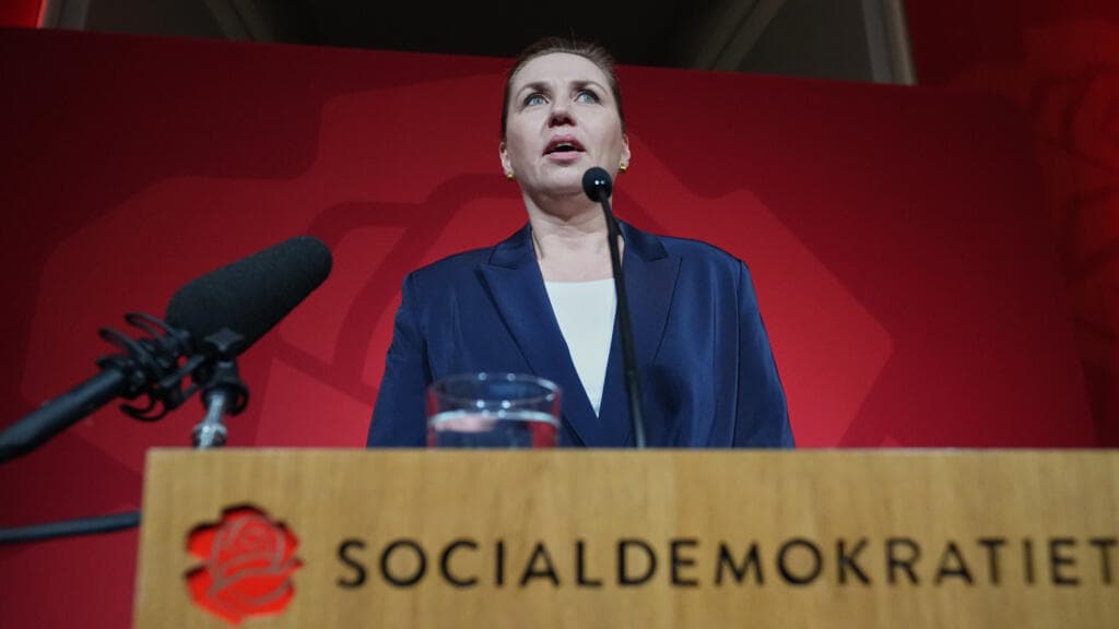 Frederiksen renuncia tras debacle electoral en Dinamarca, pero podría seguir como primera ministra