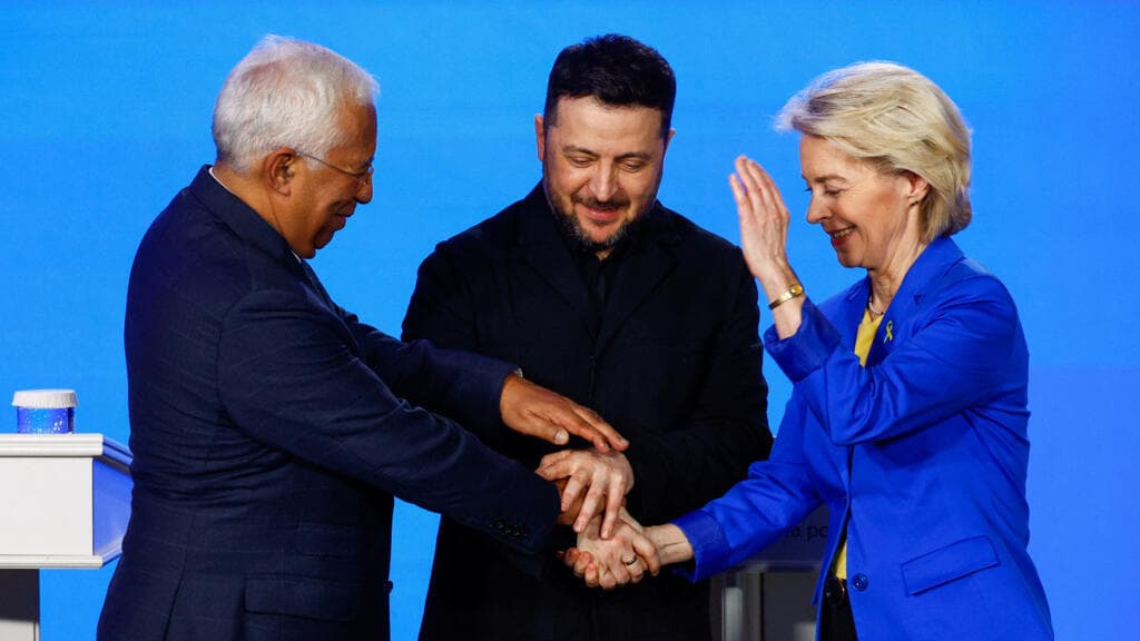 La UE desbloquea 90.000 millones de euros para Ucrania tras caída de Orbán en Hungría