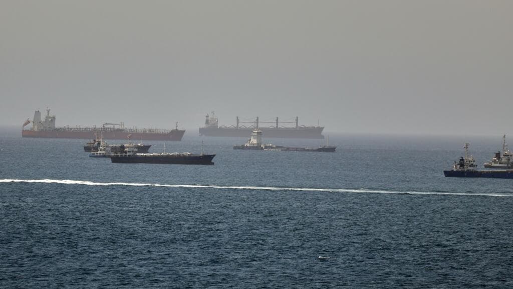 Estados Unidos bombardea posiciones iraníes en respuesta a ataque a buque en el Golfo Pérsico