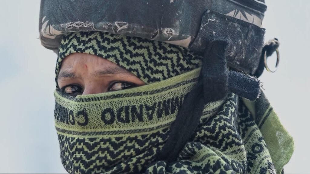 Más de 40.000 mujeres luchan en Ucrania, pero el poder militar sigue siendo un bastión masculino