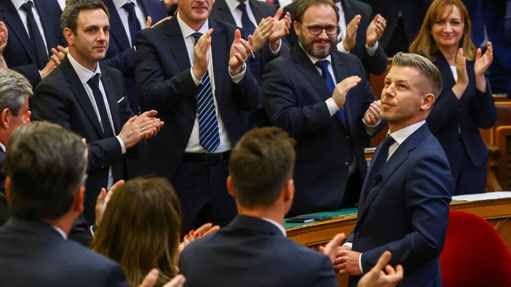 Hungría gira hacia Europa: Magyar toma el poder tras derrotar a Orbán