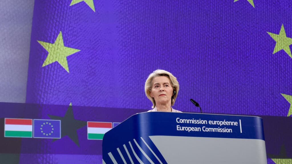 La UE endurece su política migratoria con deportaciones fuera de sus fronteras