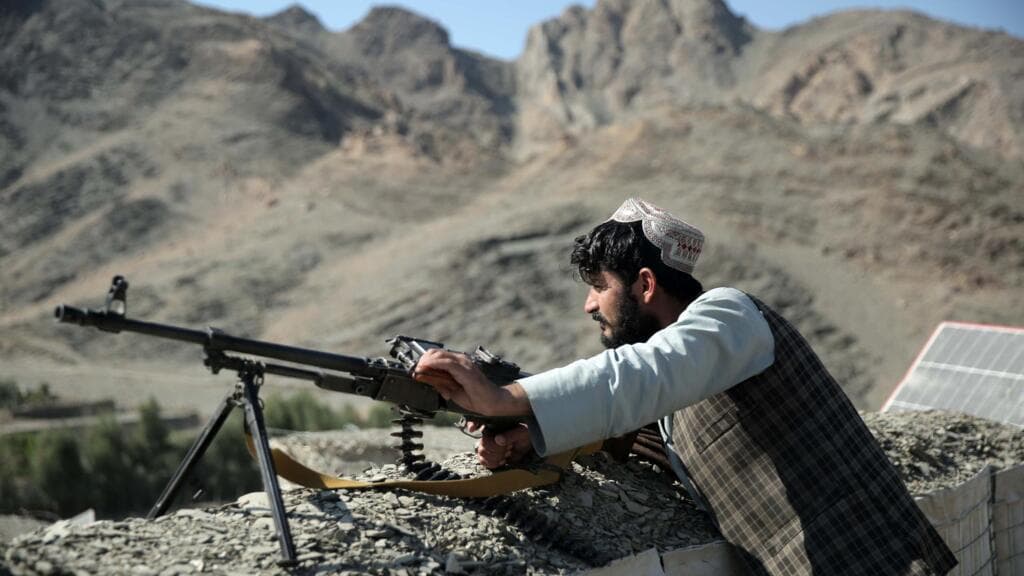 Afganistán denuncia ataques aéreos de Pakistán contra Kabul y bases militares talibanes