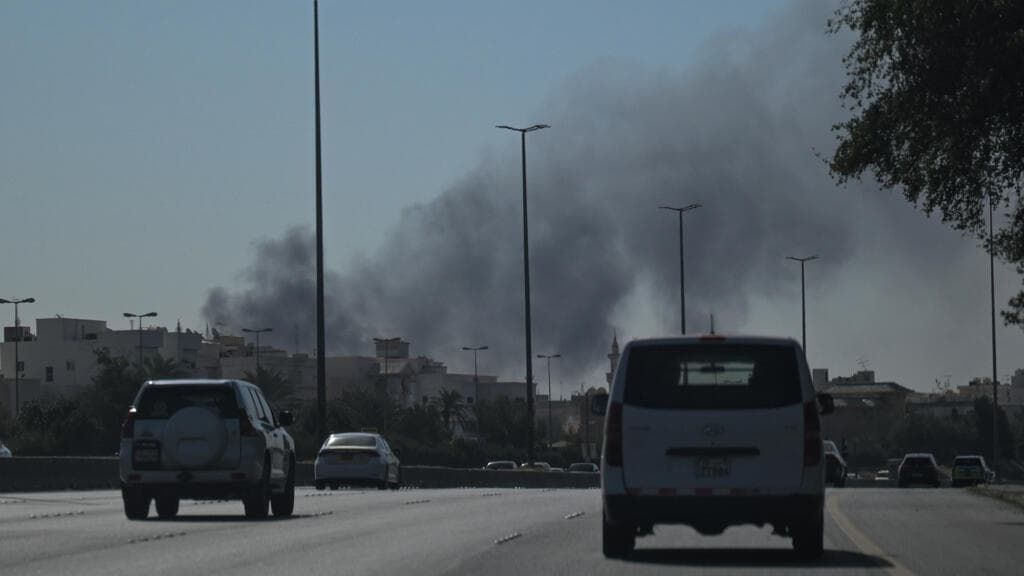 Kuwait se sacude por primera vez en décadas: Irán lanza ataques aéreos en represalia regional