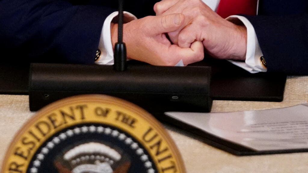 Trump y Teherán hablan idiomas distintos: la diplomacia atrapada entre amenazas militares y desmentidos