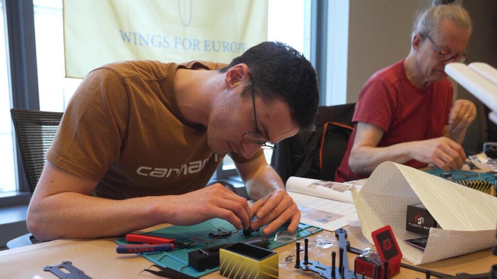 Civiles belgas arman drones en secreto para ayudar a Ucrania en la guerra