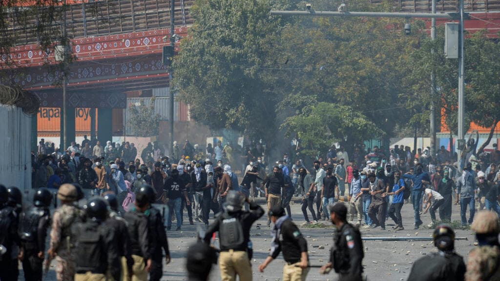 El pulso entre Irán e Israel deja víctimas en seis países y paraliza la aviación del Golfo