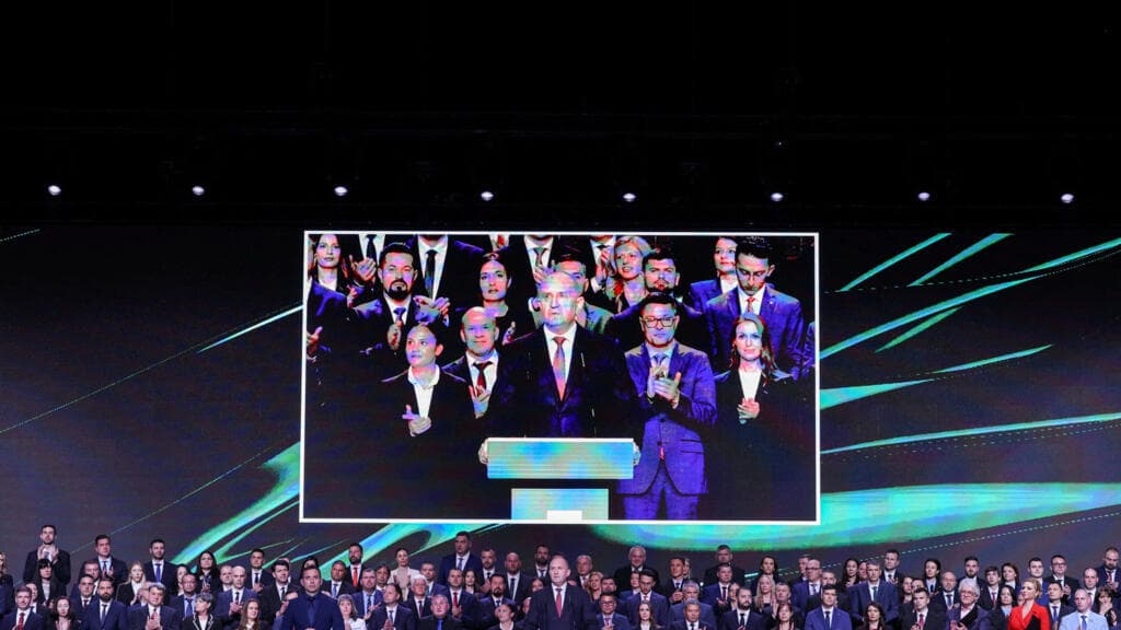 Bulgaria elige entre el giro prorruso de Radev o mantener su rumbo europeo