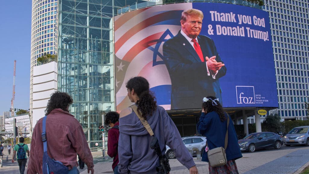 Trump dice negociar con Irán, pero Teherán lo desmiente: ¿qué hay realmente en la mesa?