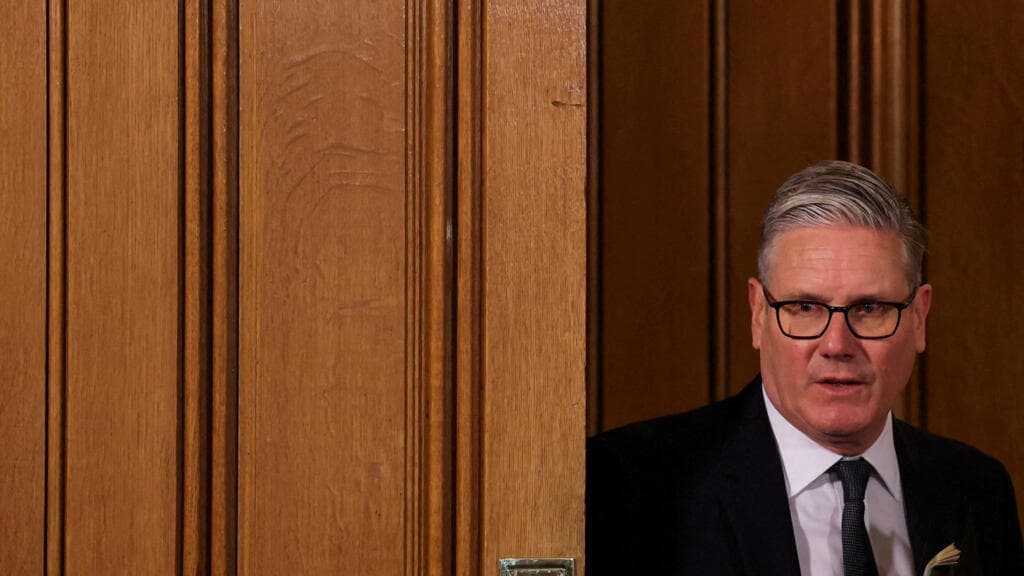 Starmer desafía críticas internas del Laborismo británico tras debacle electoral