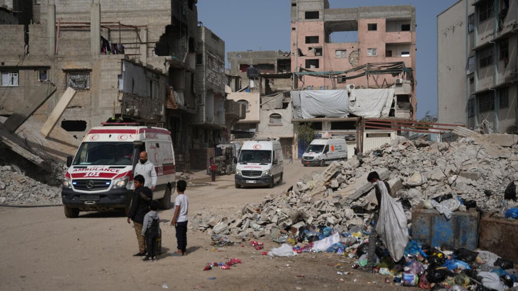 Rafah abre sus puertas a cuentagotas: solo ocho heridos evacúan mientras 18 mil esperan atención