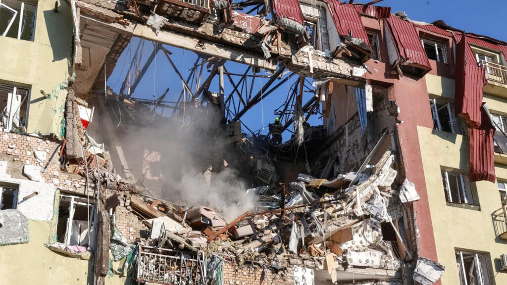 Escalada de ataques en Ucrania: Rusia mata civiles en Odessa mientras Moscú acusa a Kiev sin pruebas