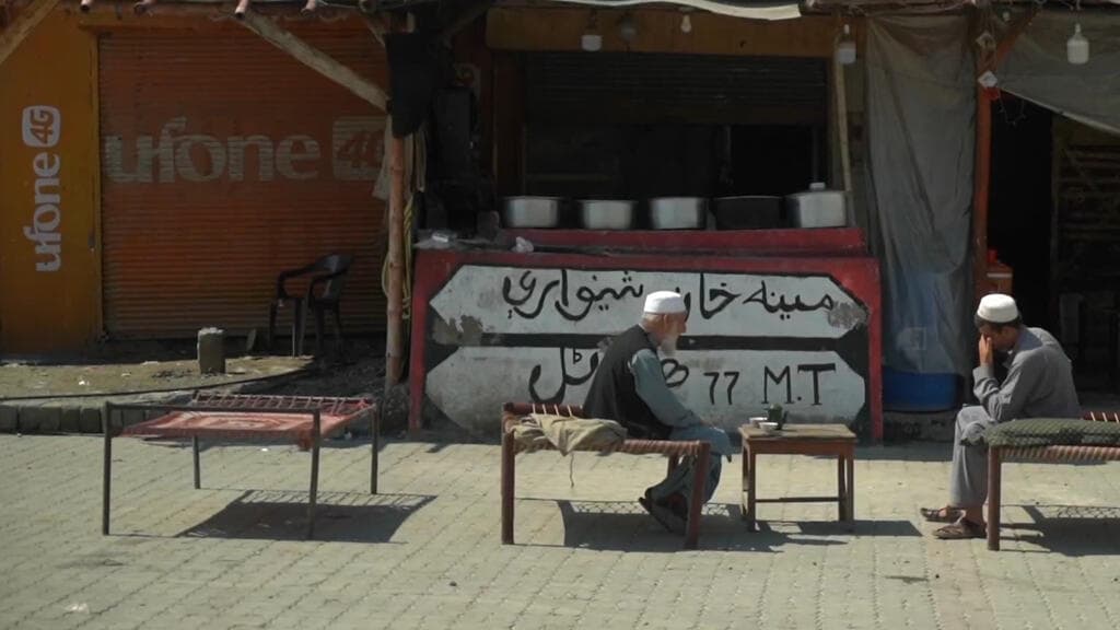 Seis meses de cierre fronterizo entre Pakistán y Afganistán dejan miles sin ingresos