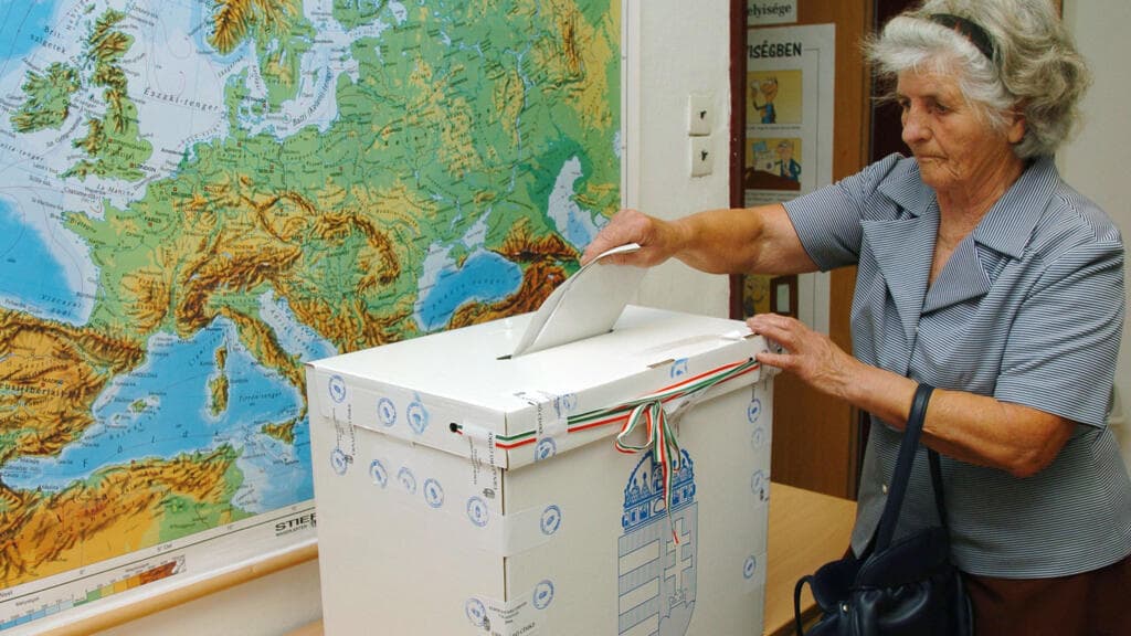 Hungría permite que alcaldes expulsen habitantes: acusan discriminación contra romaníes