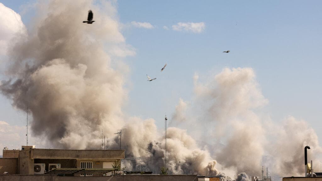 ¿Ataques legales o ilegales? La controversia jurídica sobre los bombardeos en Medio Oriente