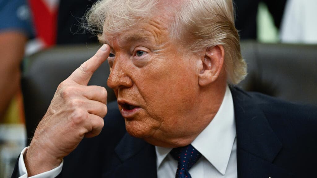 Trump suspende operativo en Ormuz para negociar acuerdo con Irán