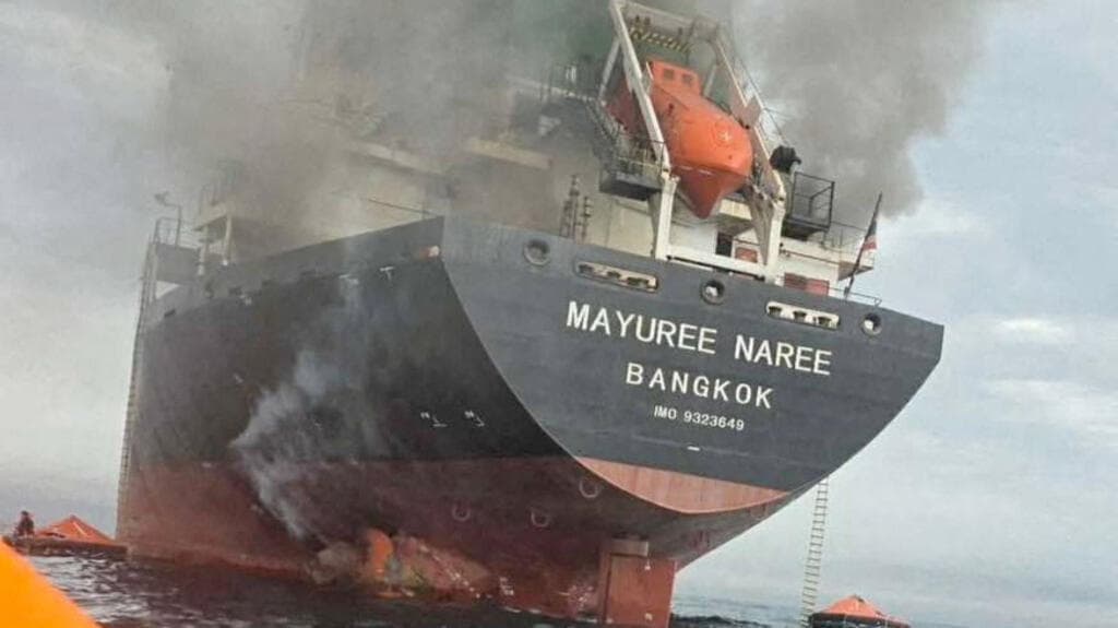 Guerra en Ormuz: EE. UU. e Irán se disputan el Estrecho mientras Teherán amenaza bancos