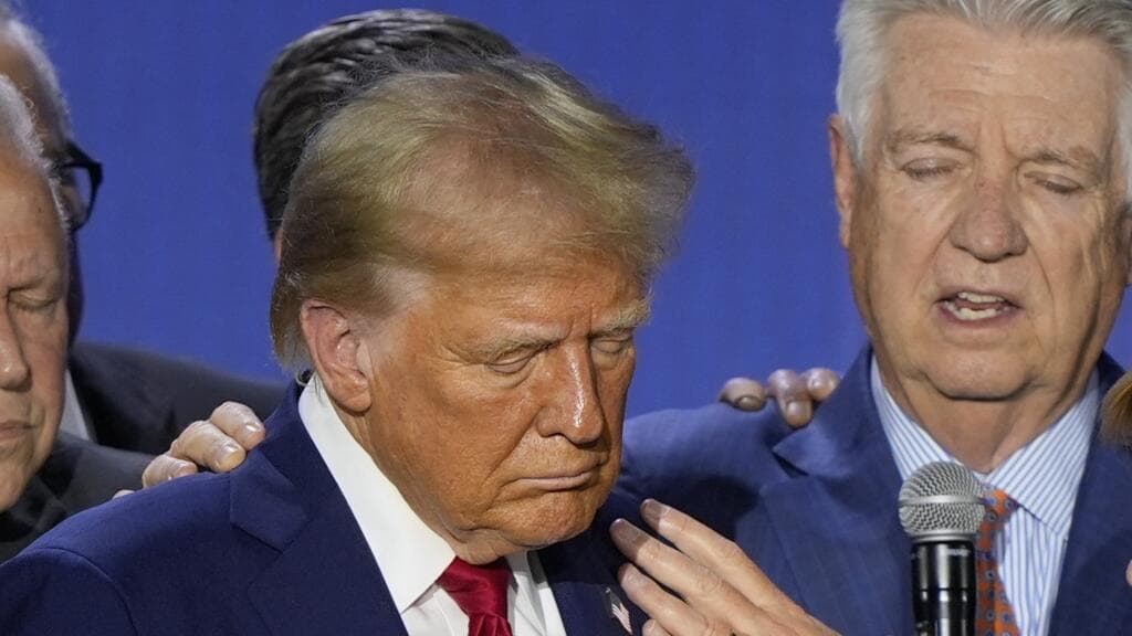 Trump frena nuevamente y extiende indefinidamente la tregua con Irán a última hora