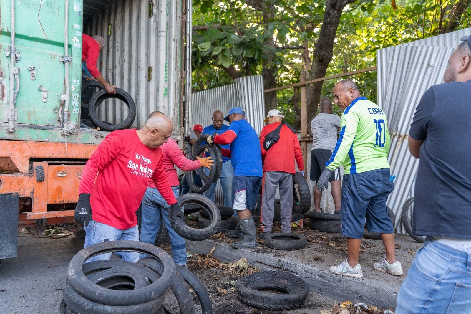 San Andrés recolectó 6 toneladas de residuos en jornada de limpieza ambiental
