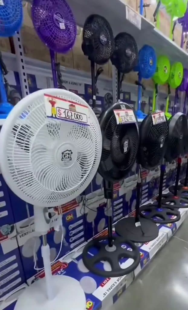 Santa Marta bajo el sofocón: los samarios recurren a abanicos para escapar del calor