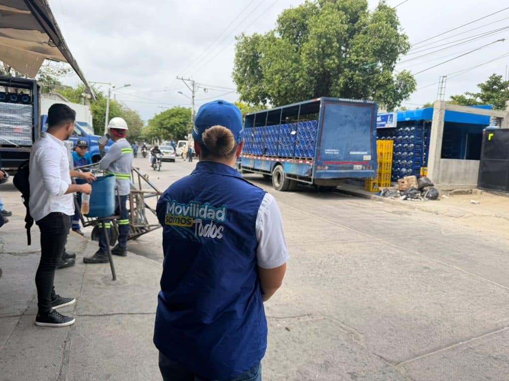 Santa Marta aprieta controles contra camiones que bloquean vías y cargan fuera de horario