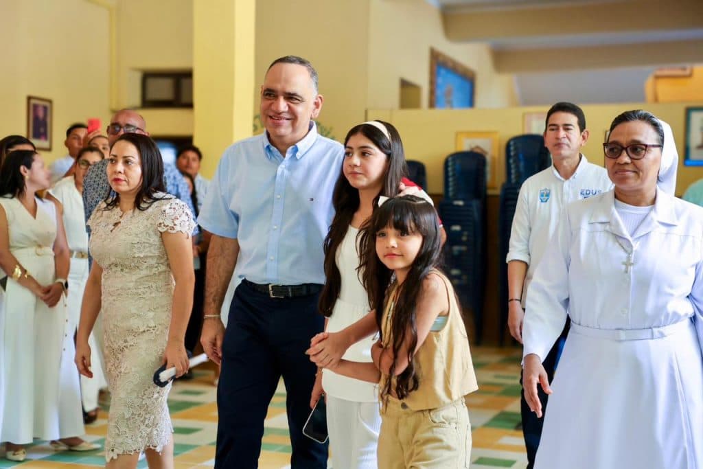 Normal Superior María Auxiliadora celebra su restauración con apoyo del alcalde Pinedo