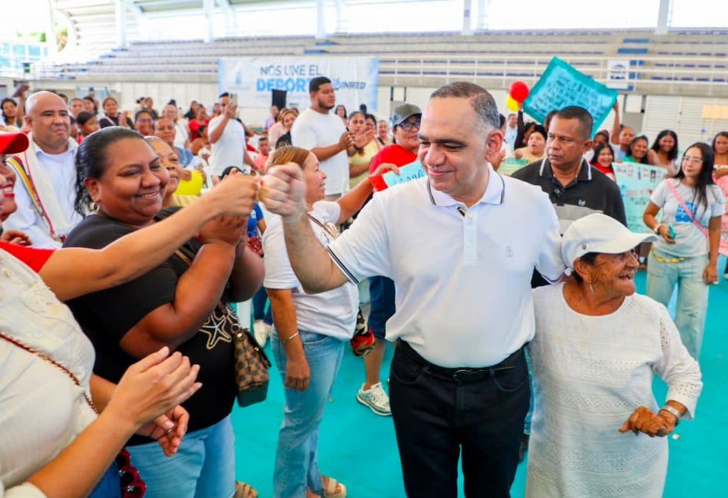Santa Marta entrega herramientas a 265 víctimas del conflicto para reactivar sus negocios