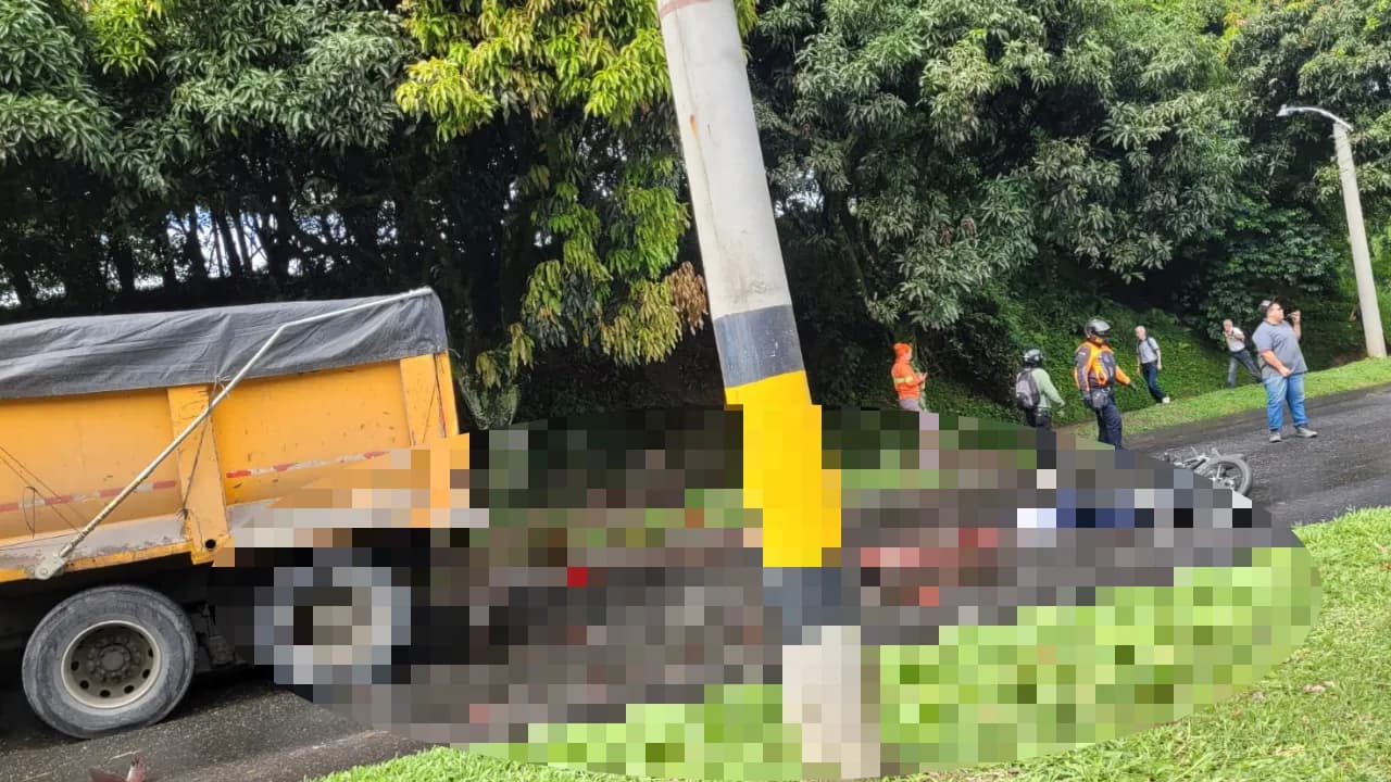 Motociclista fallece en choque con volqueta en la avenida 80 de Medellín
