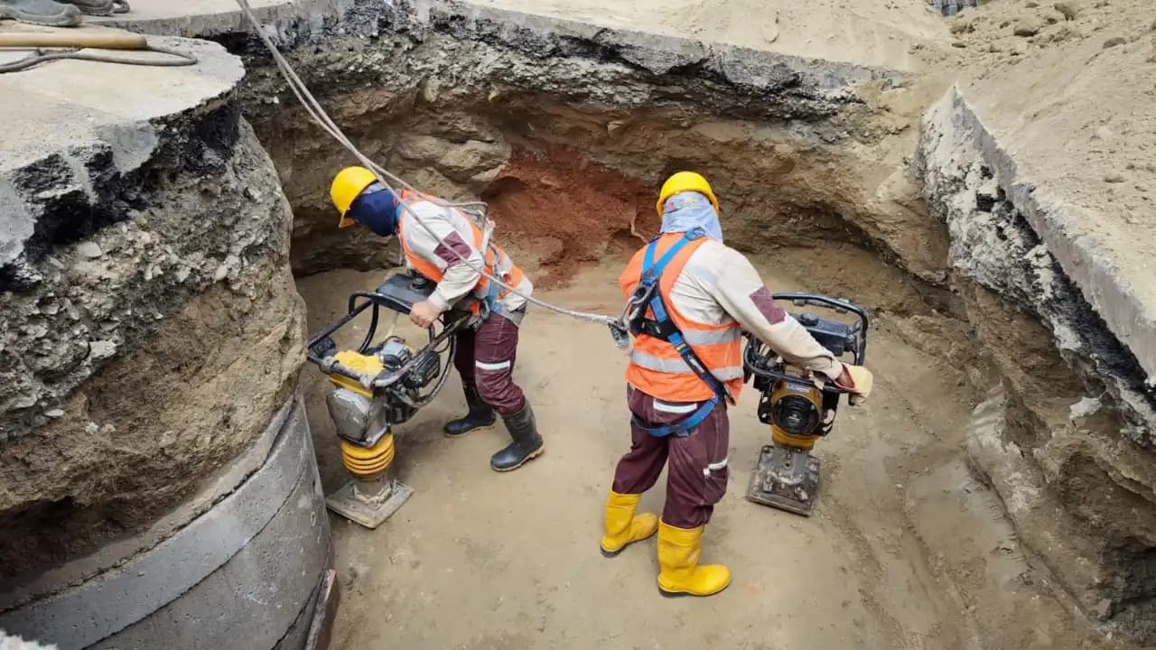 EPM ultima reparación de alcantarillado en Los Ángeles tras socavación en el centro de Medellín