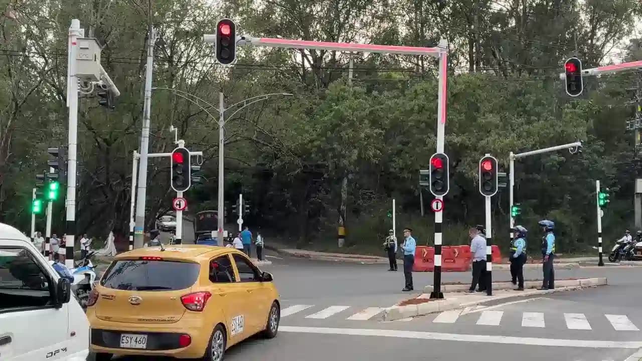 Bello estrena puente que conecta Serramonte con Ciudad de Los Puertos y descongestion la comuna 3