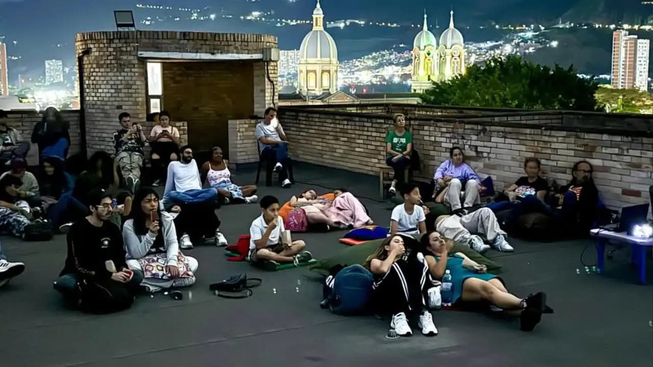 Cine gratis bajo las estrellas vuelve a Bello con películas y crispetas cada miércoles